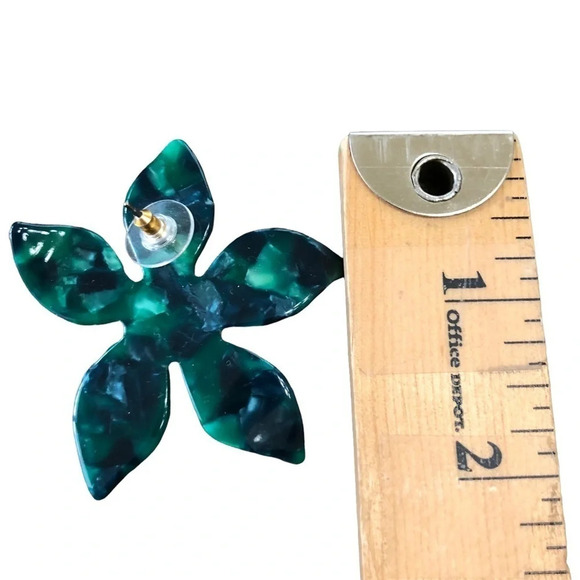 Large Blue and Green Resin Floral Earrings Tropical Hawaiian Summer Lightweight - Picture 2 of 3